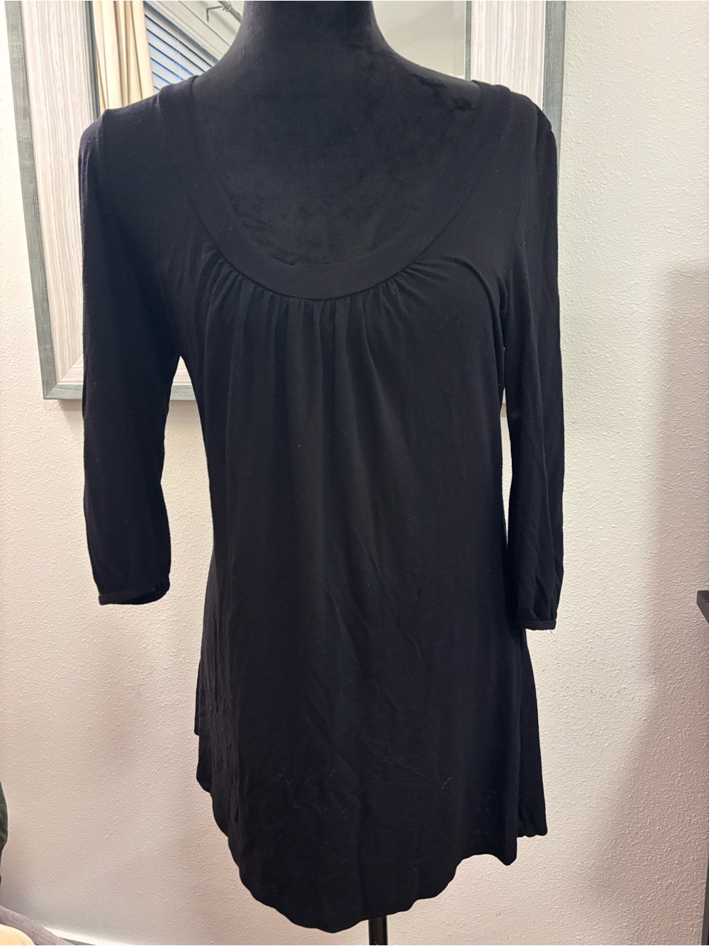 Women's Black Scoop Neck Tunic Top